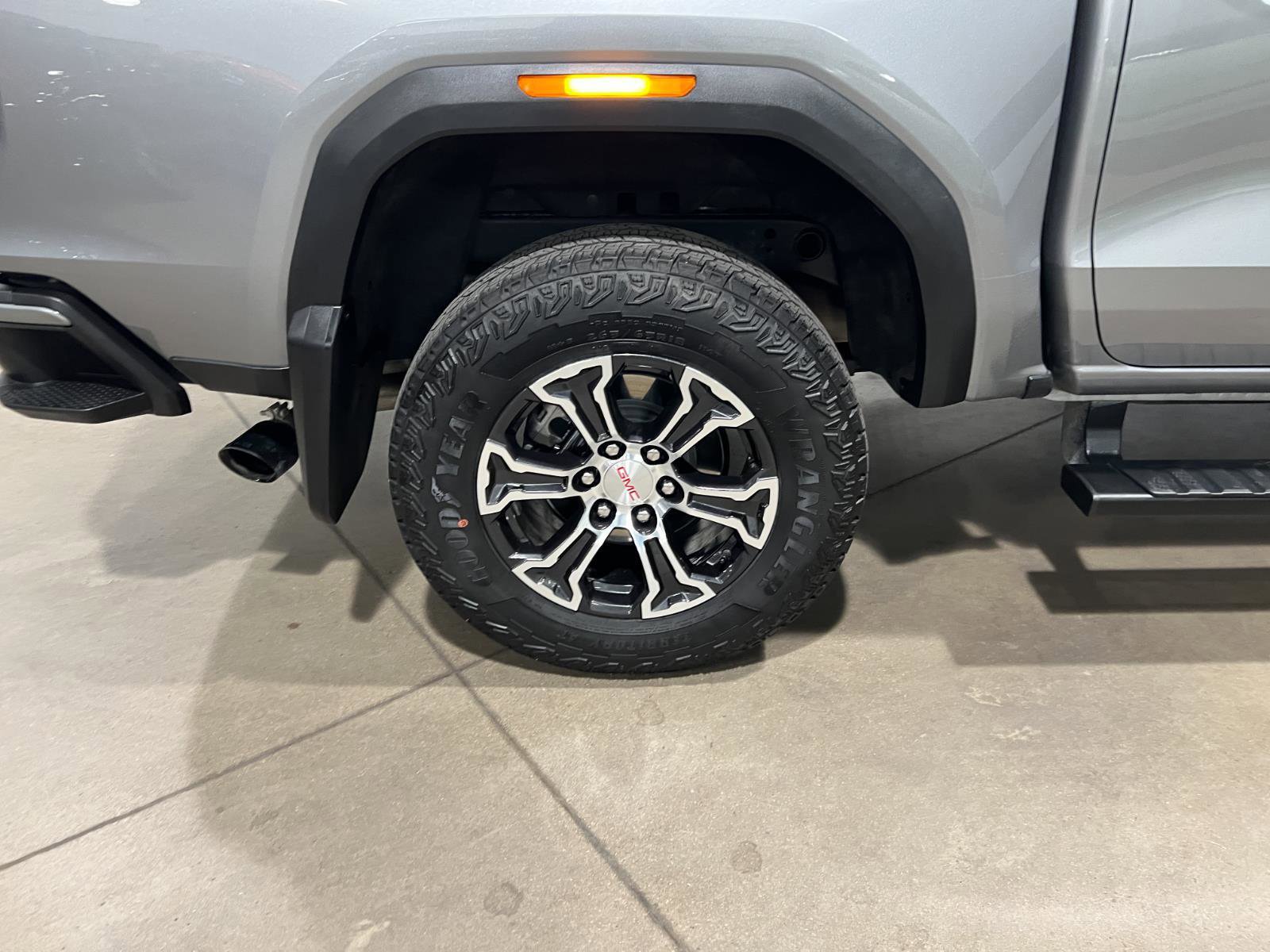 Used 2024 GMC Canyon AT4 w/ AT4 Premium Package image 41