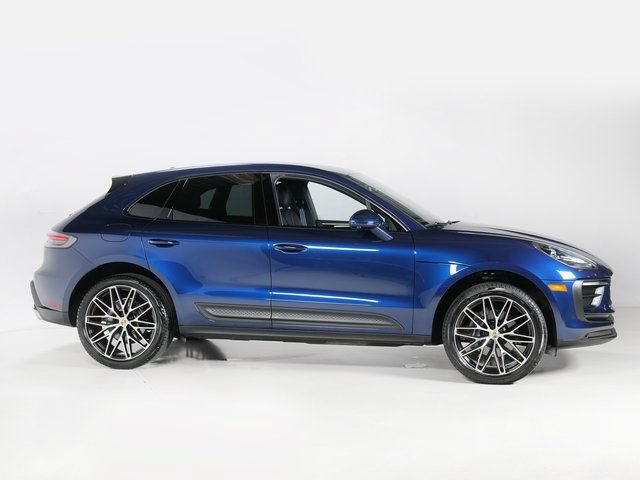 Certified 2026 Porsche Macan AWD/4WD image 8