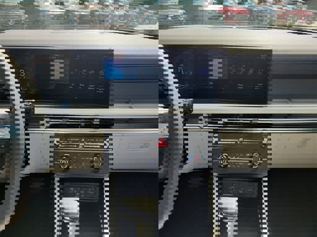 Used 2025 Hyundai Tucson SE image 16