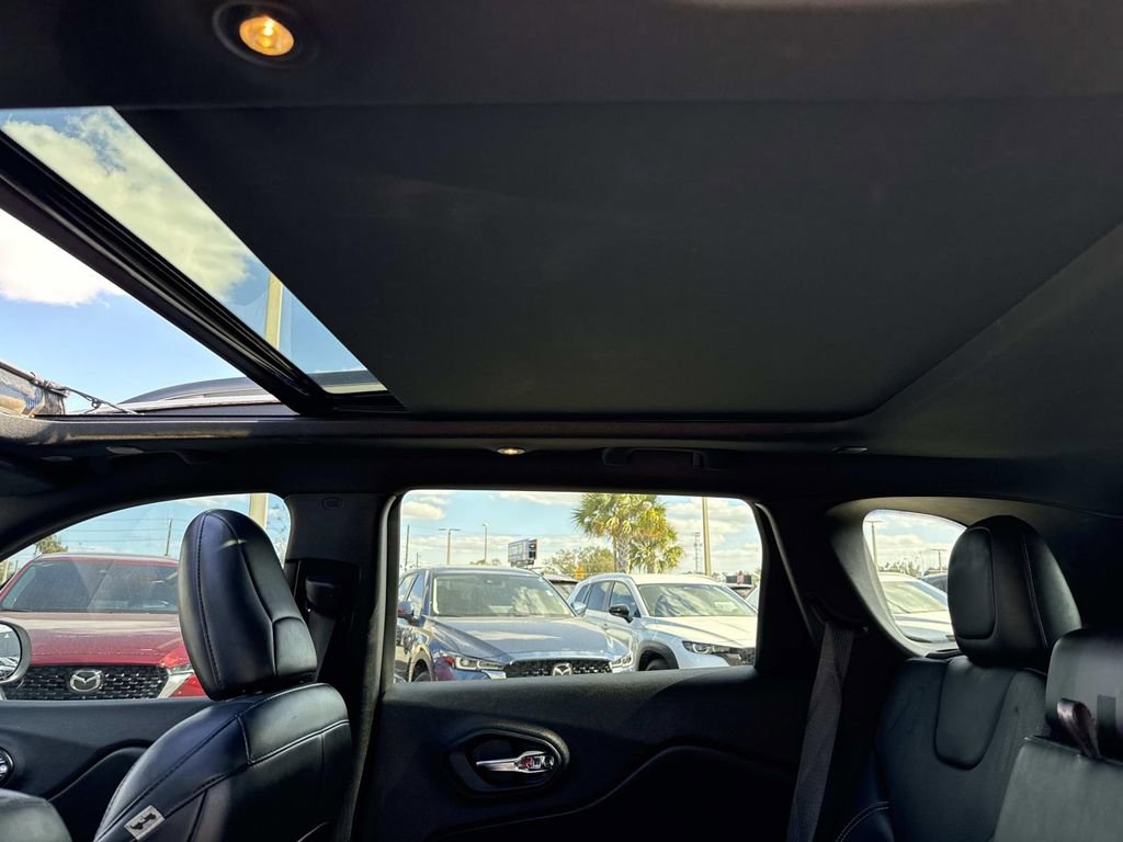 Used 2021 Jeep Cherokee Latitude Lux 80th Anniv w/ Quick Order Package 2YU 80th image 17