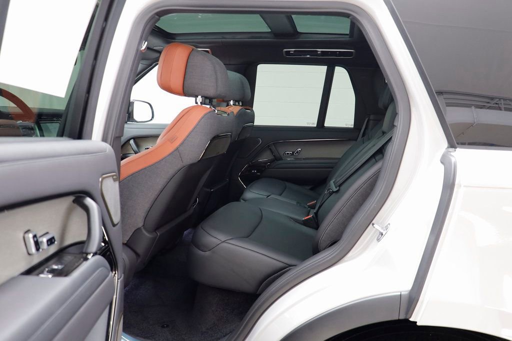 New 2026 Land Rover Range Rover SV image 18