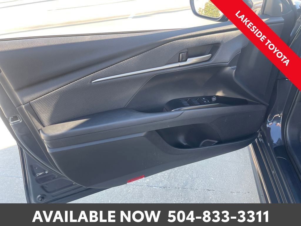 Used 2025 Toyota Camry SE image 21