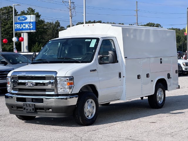 New 2026 Ford E-350 and Econoline 350 Super Duty w/ Power Equipment Group RWD image 3