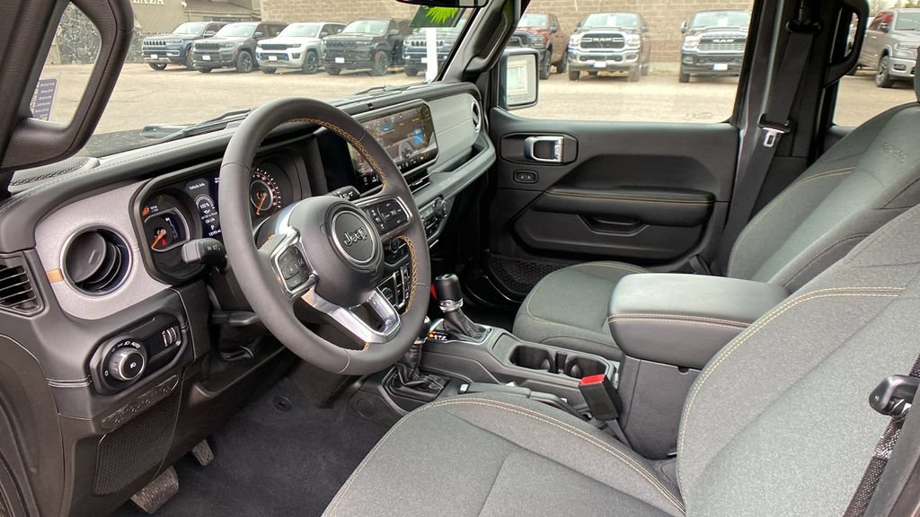 Used 2024 Jeep Wrangler Unlimited Sahara w/ Safety Group AWD/4WD image 16