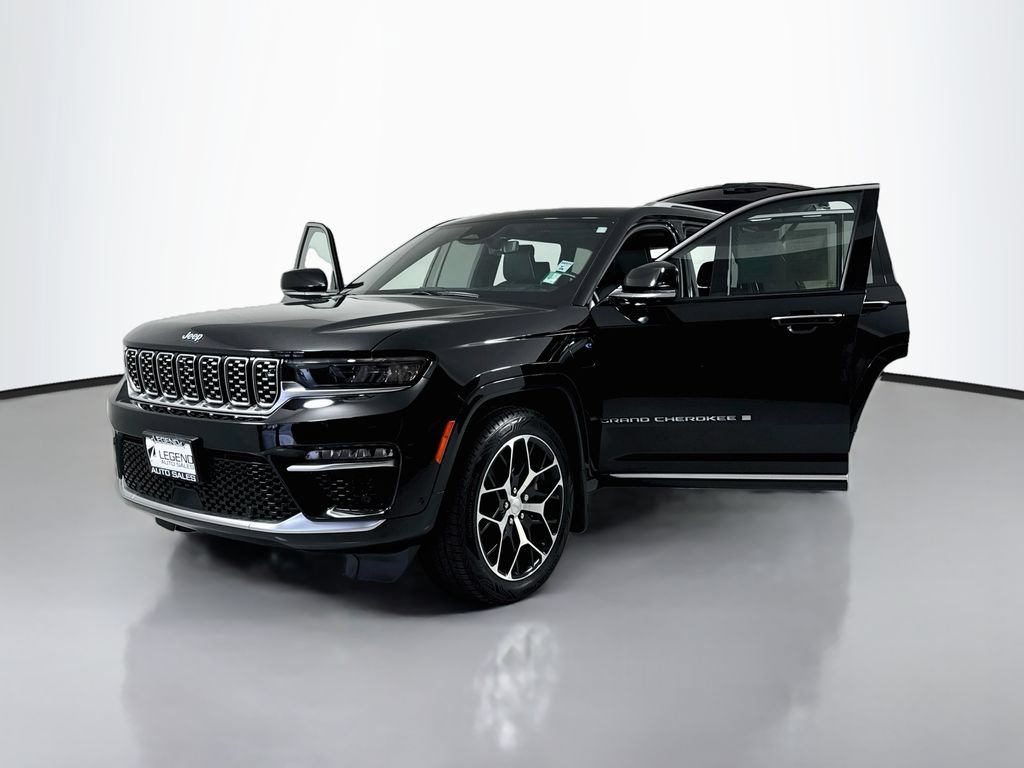 Used 2023 Jeep Grand Cherokee Summit AWD/4WD image 29