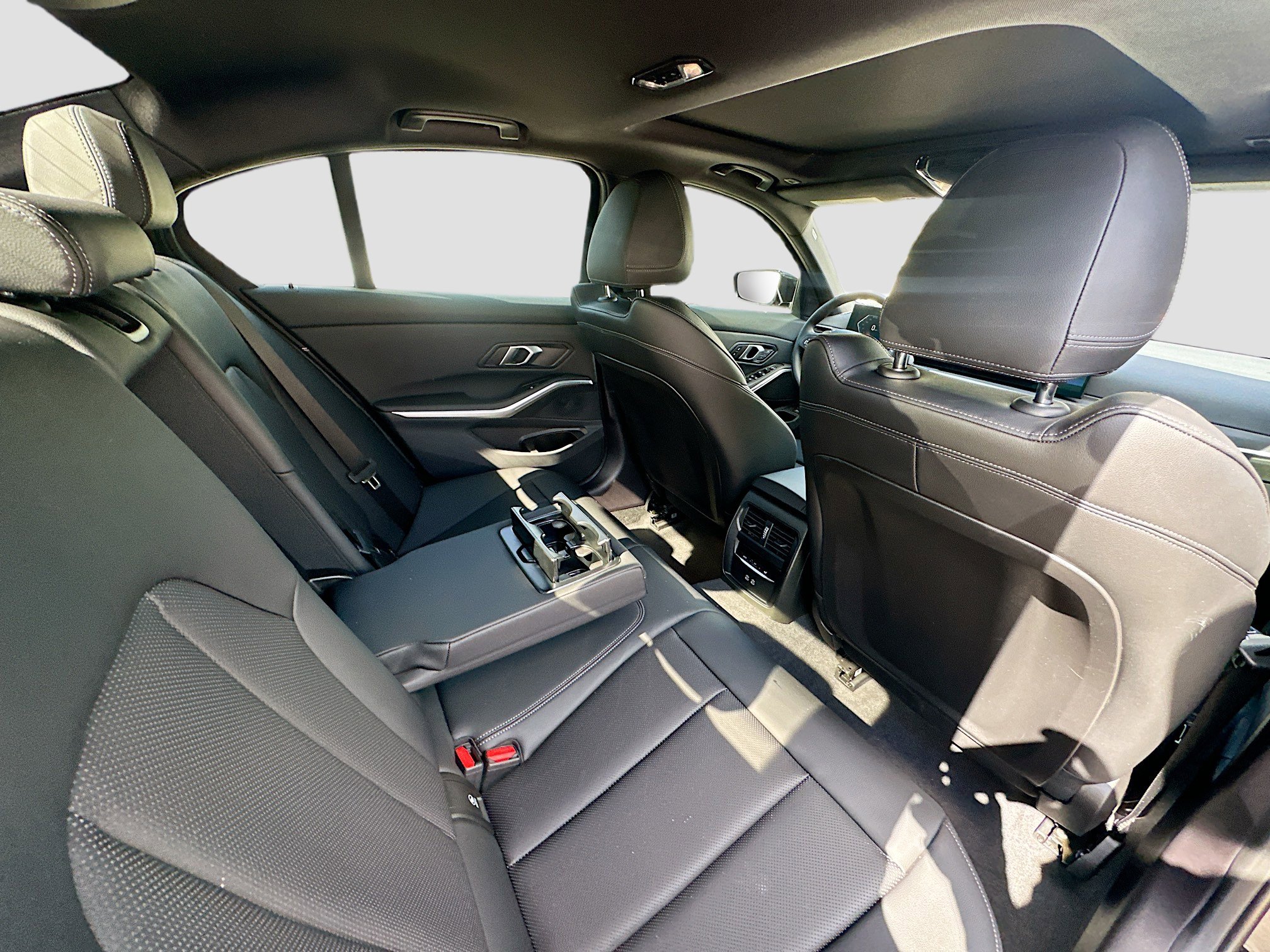 Certified 2024 BMW 330i Sedan w/ Convenience Package image 32