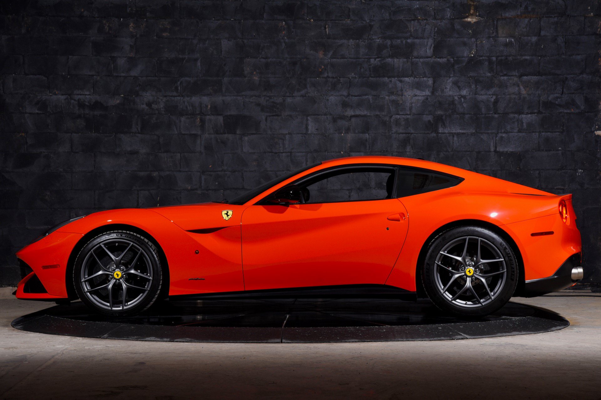 Used 2014 Ferrari F12 Berlinetta RWD image 22