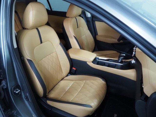 Used 2024 Nissan Sentra SV w/ SV Premium Package image 2