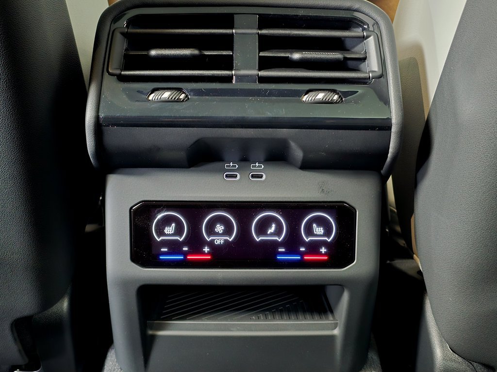 New 2027 BMW M5 Touring AWD/4WD image 25
