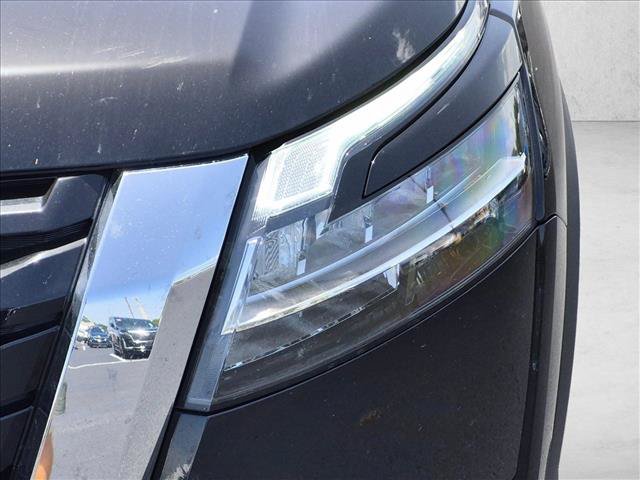 Used 2024 Nissan Pathfinder Platinum w/ Cargo Package FWD image 9