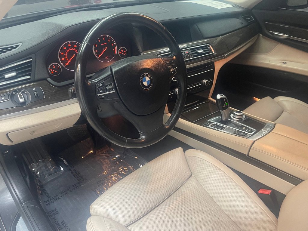 Used 2009 BMW 750Li image 16