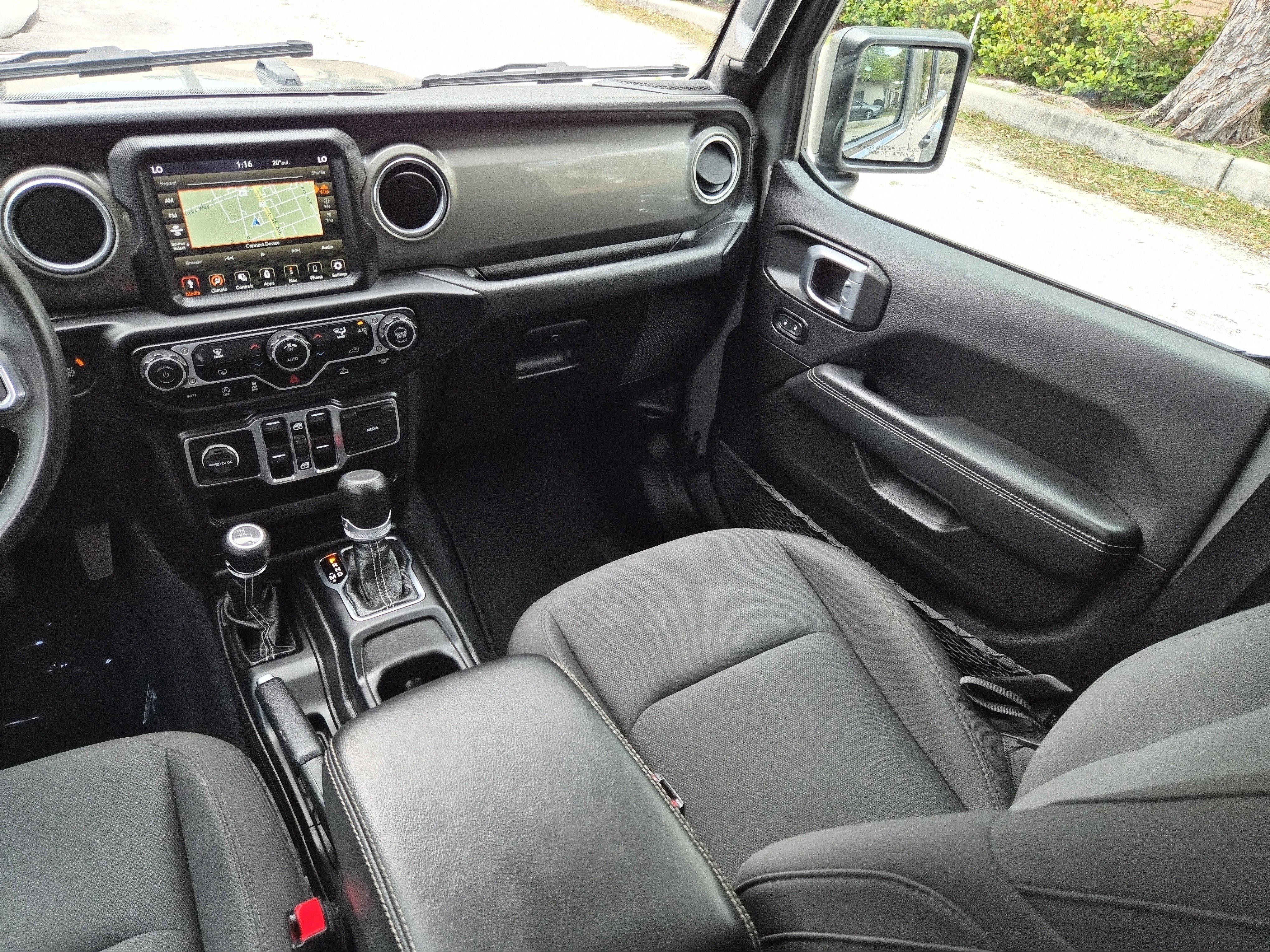 Used 2023 Jeep Gladiator Overland AWD/4WD image 13