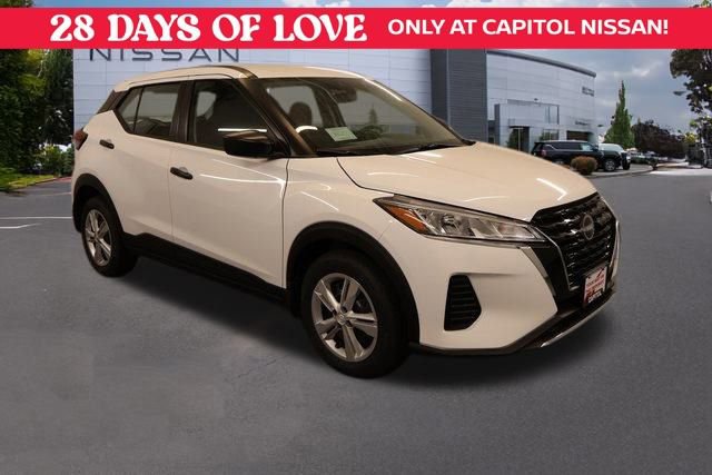 New 2025 Nissan Kicks Play S image 1