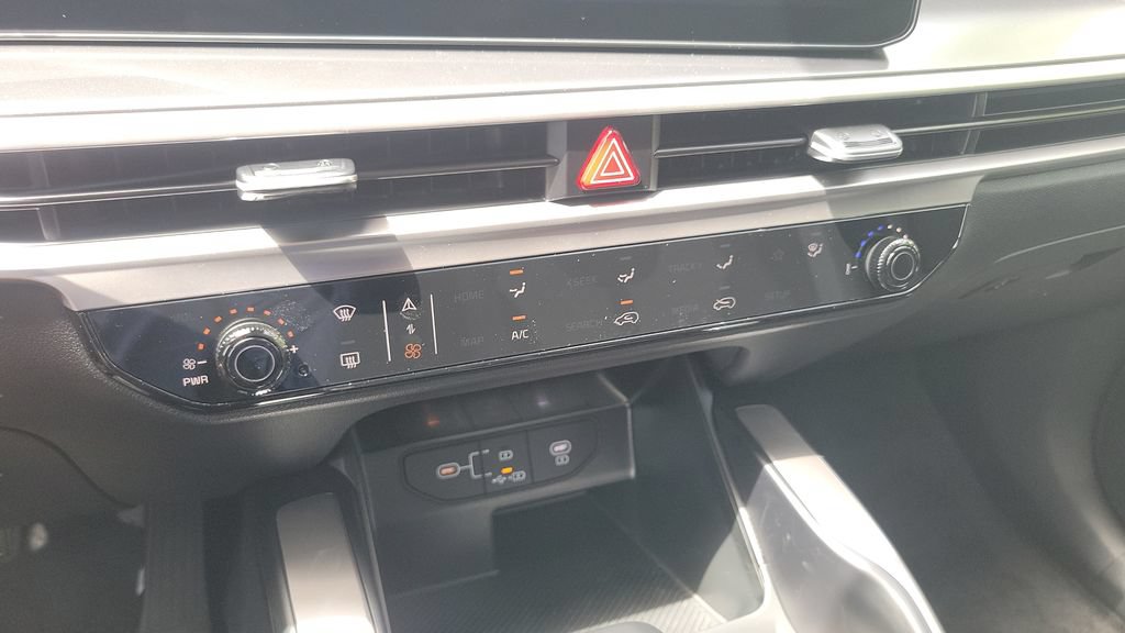 New 2026 Kia Sorento LX FWD image 15
