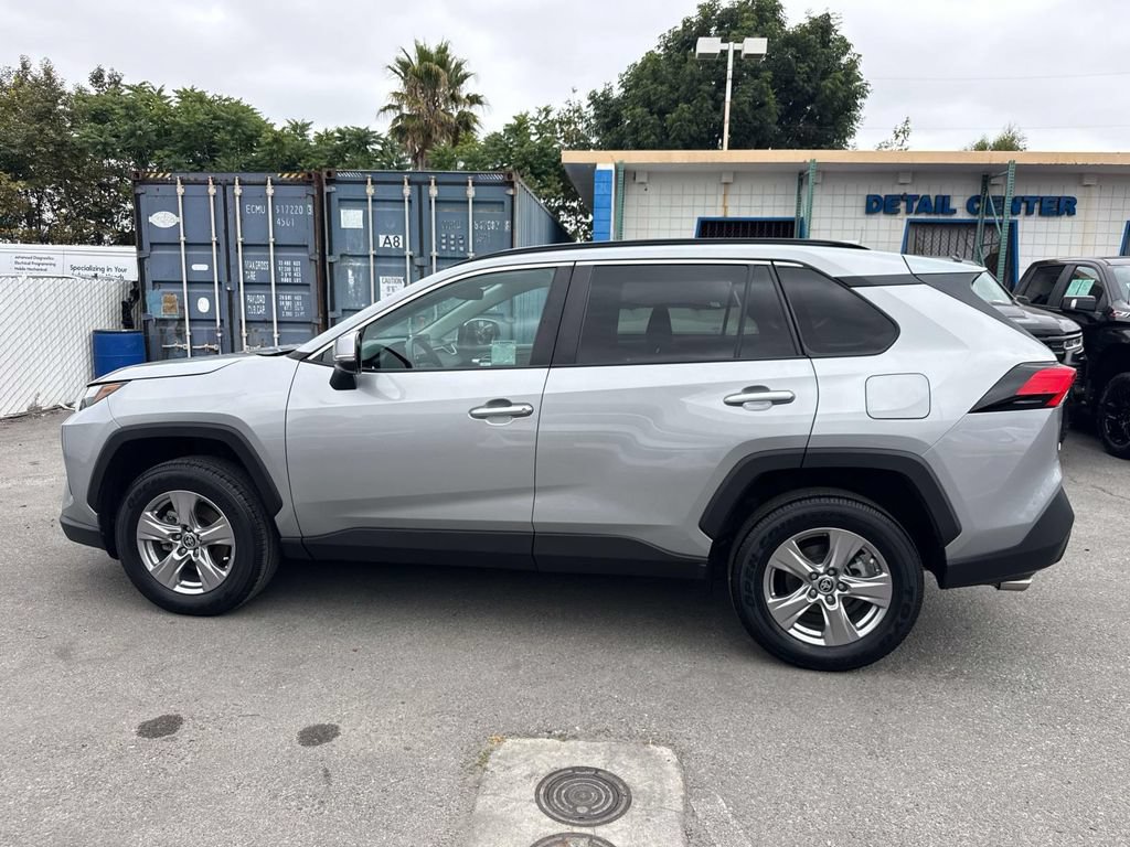 Used 2023 Toyota RAV4 XLE AWD/4WD image 6