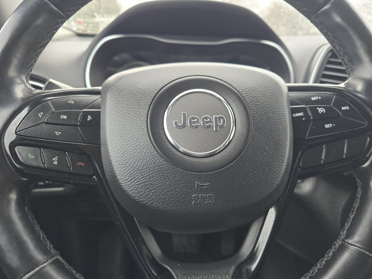 Used 2019 Jeep Cherokee Latitude Plus image 12
