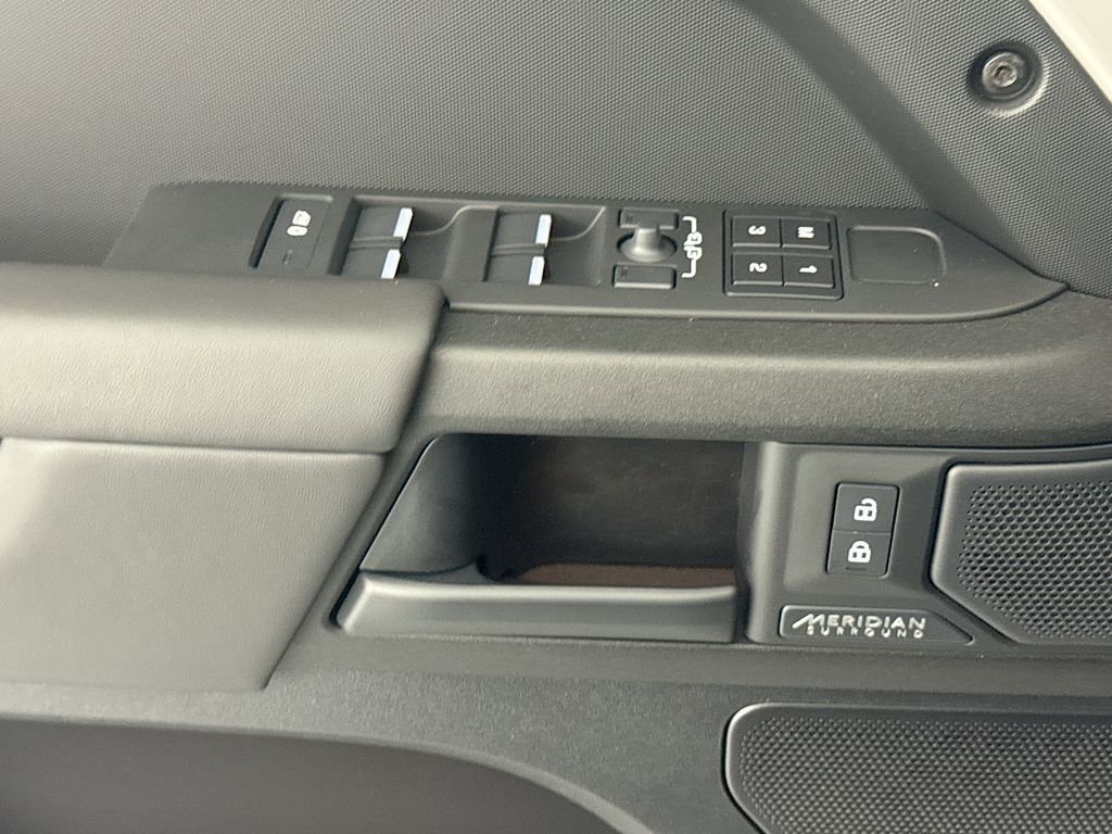 New 2026 Land Rover Defender 110 OCTA image 17