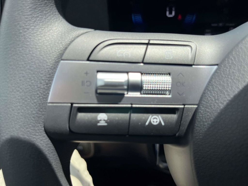New 2026 Hyundai Kona SE FWD image 16