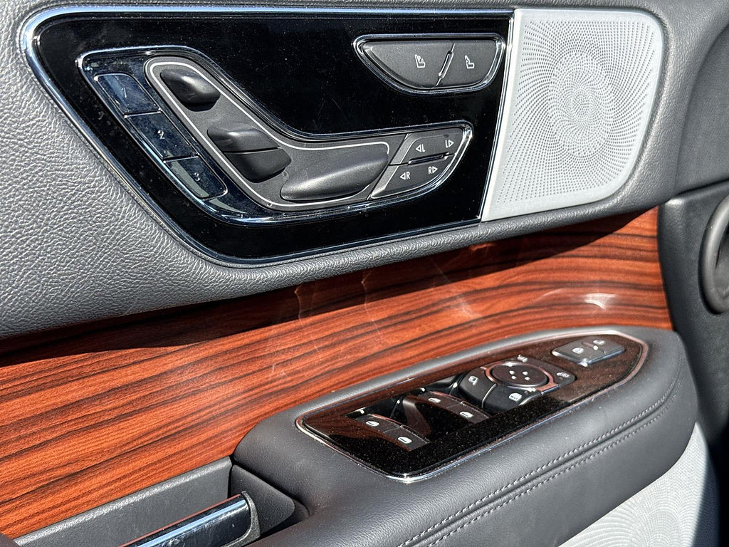 Used 2024 Lincoln Navigator Reserve AWD/4WD image 23