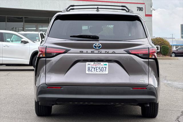 Certified 2022 Toyota Sienna XLE w/ XLE Plus Package FWD image 8