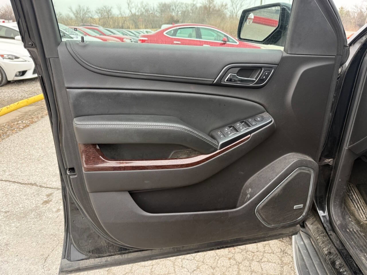 Used 2015 GMC Yukon XL SLE image 25