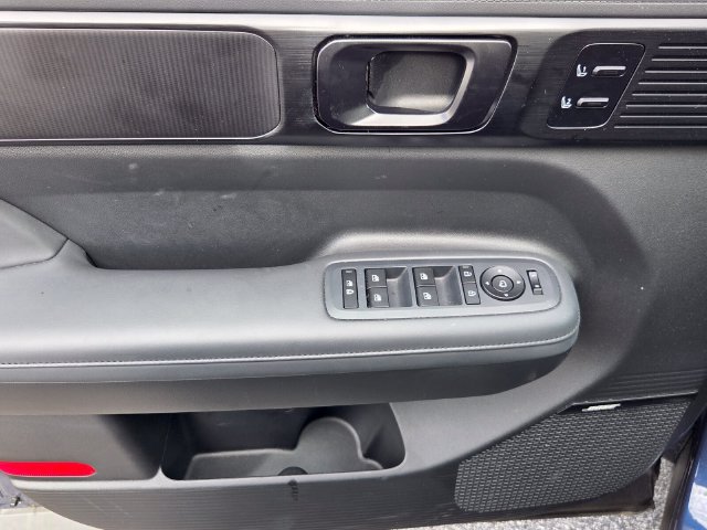 Used 2025 Hyundai Santa Fe Calligraphy AWD/4WD image 5