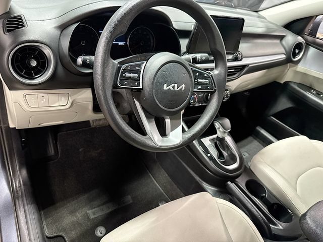 Used 2023 Kia Forte LXS w/ LXS Technology Package FWD image 9