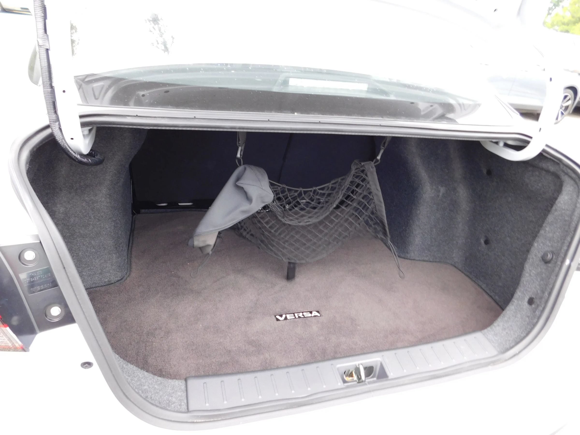 Used 2025 Nissan Versa SR w/ Trunk Package FWD image 9
