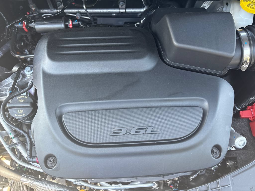 New 2027 Chrysler Pacifica Select FWD image 4