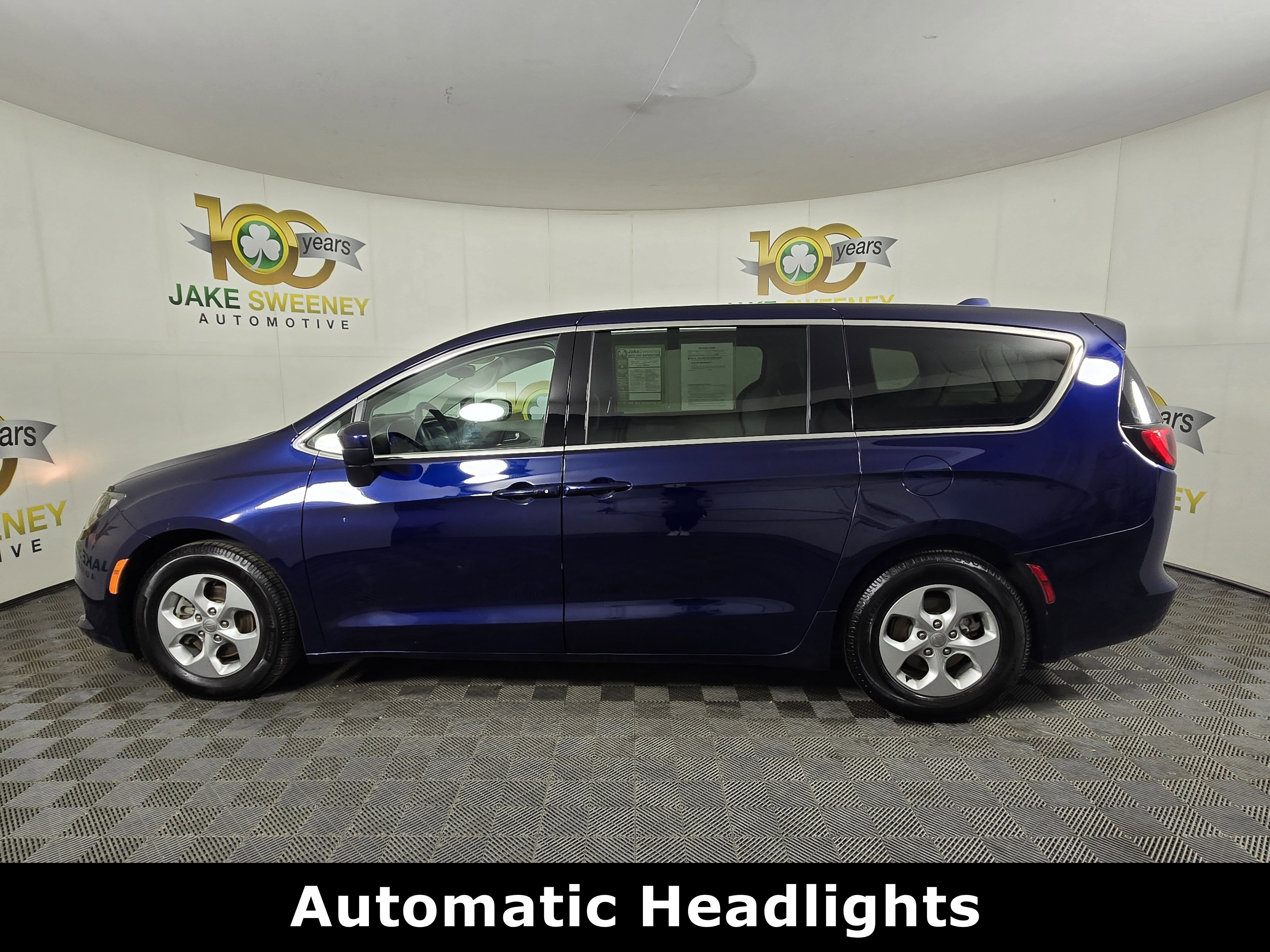 Used 2017 Chrysler Pacifica LX w/ Tire & Wheel Group image 4
