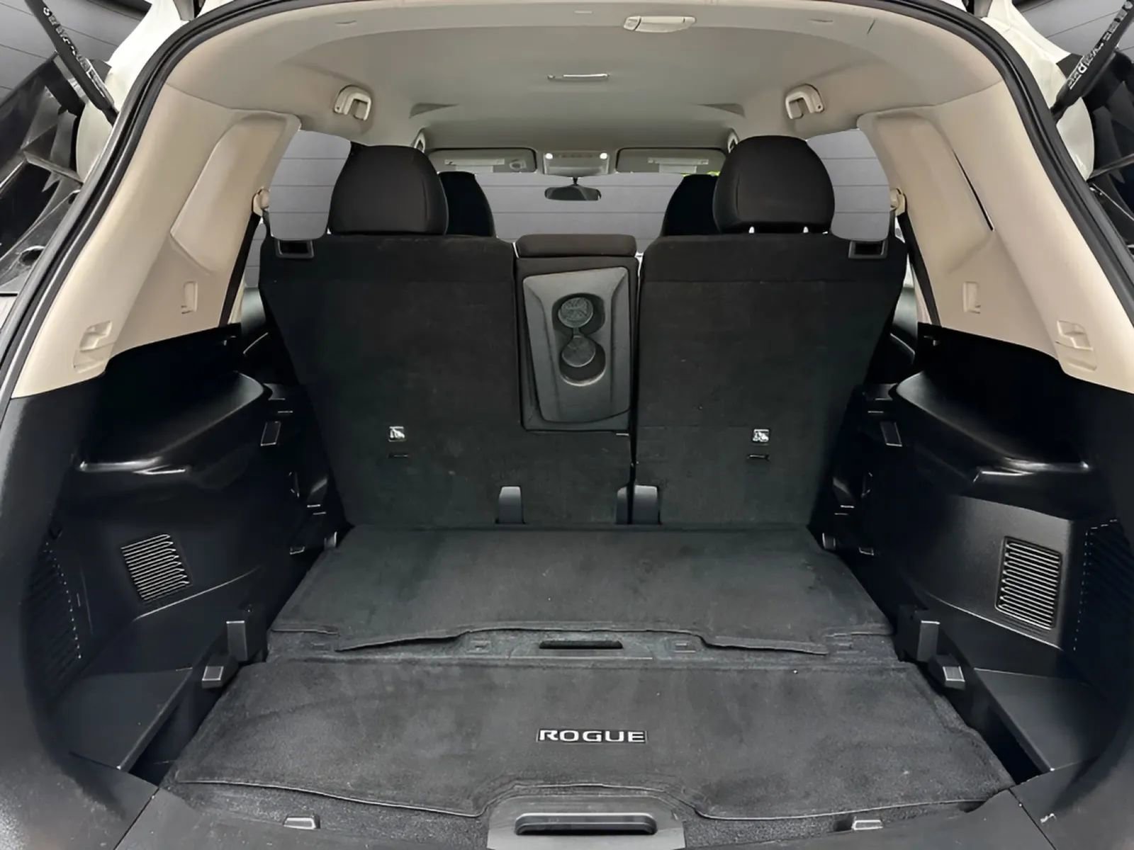 Used 2017 Nissan Rogue S FWD image 12