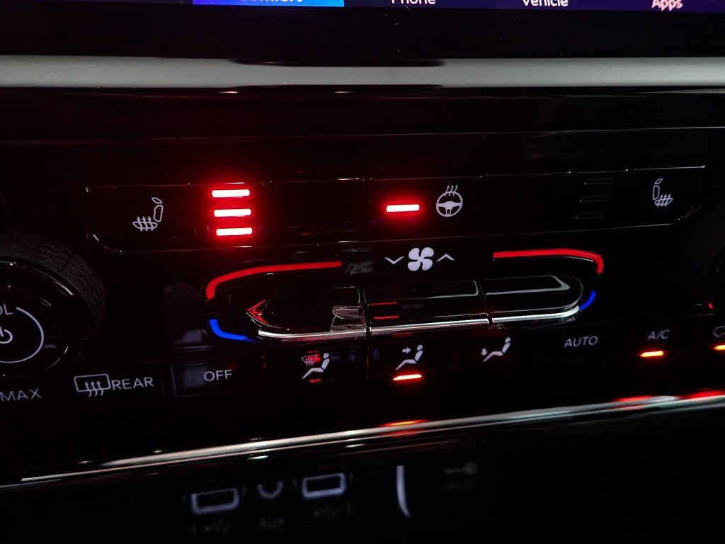 New 2025 Jeep Grand Cherokee L Limited w/ Black Appearance Package image 4