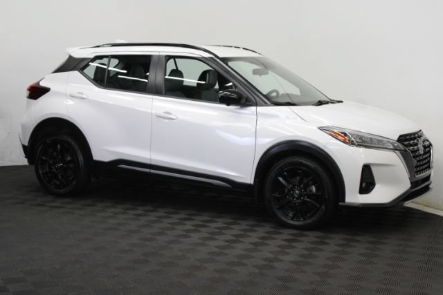 Used 2021 Nissan Kicks SR w/ SR Premium Package FWD image 3
