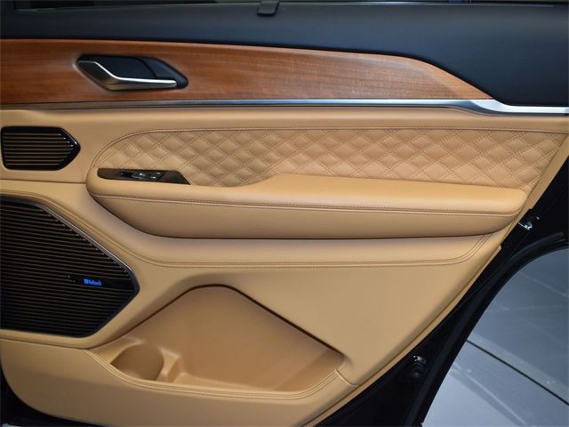 Used 2023 Jeep Grand Cherokee L Summit image 15