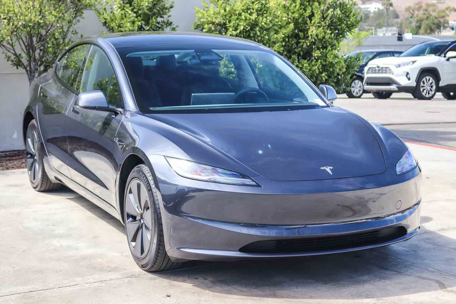 Used 2025 Tesla Model 3 Long Range RWD image 3