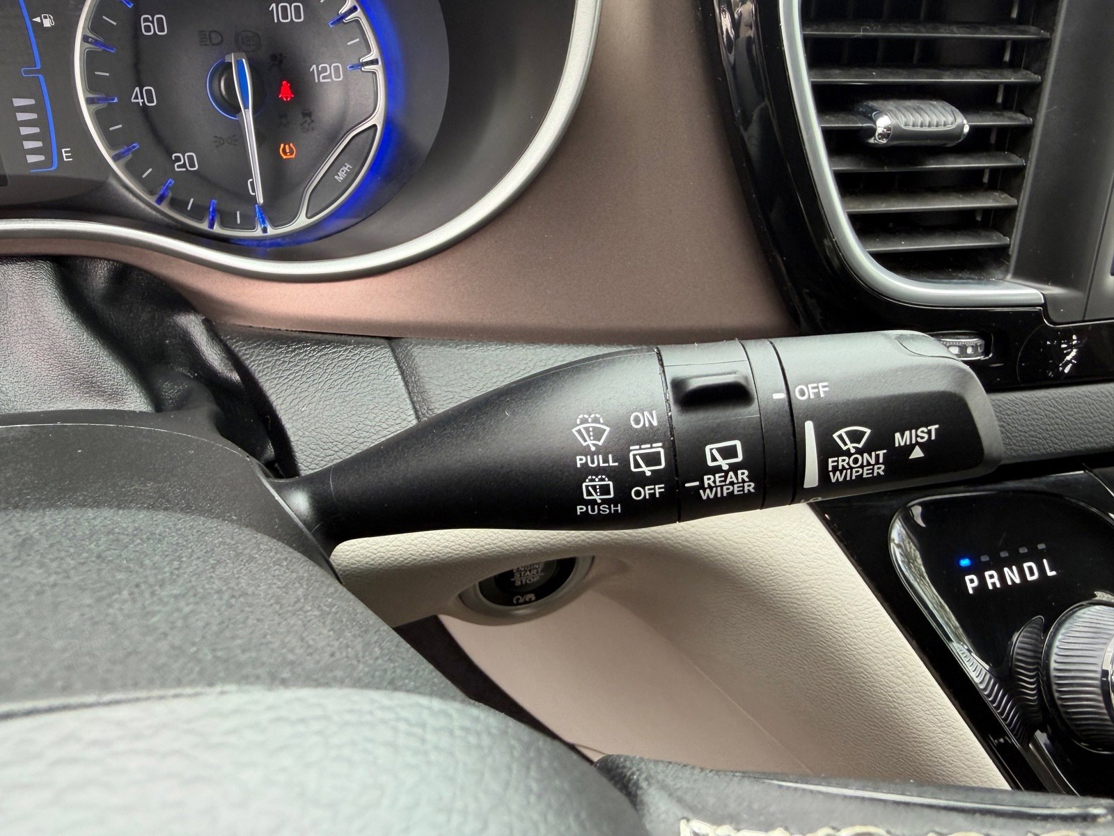 Used 2023 Chrysler Voyager LX FWD image 21