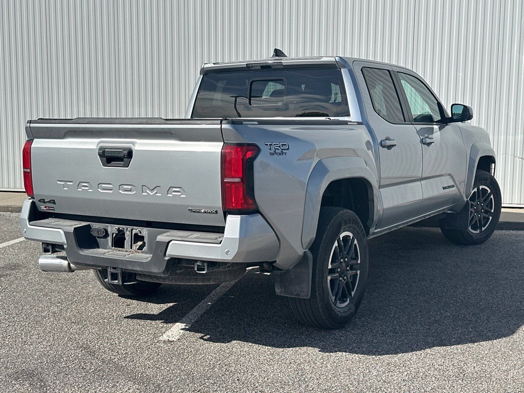 Used 2025 Toyota Tacoma TRD Sport w/ TRD Sport Upgrade Package AWD/4WD image 7