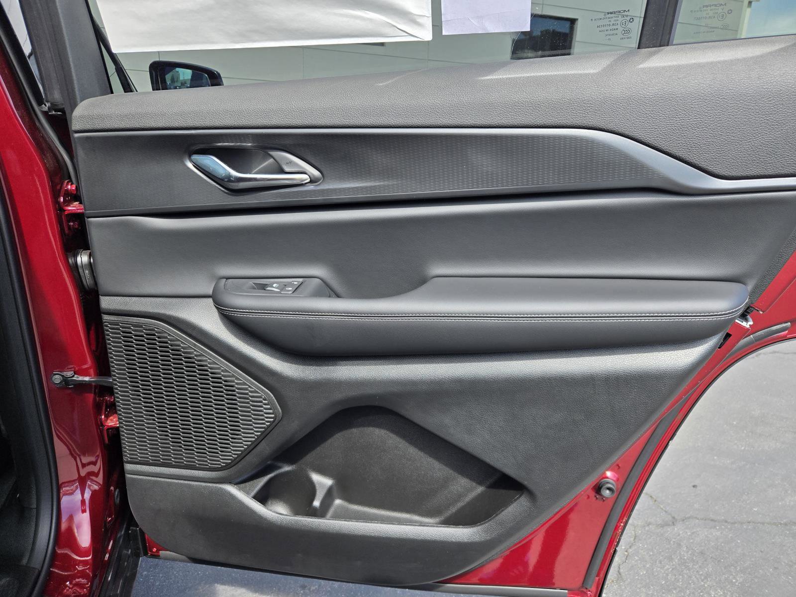 New 2025 Jeep Grand Cherokee L Altitude image 32