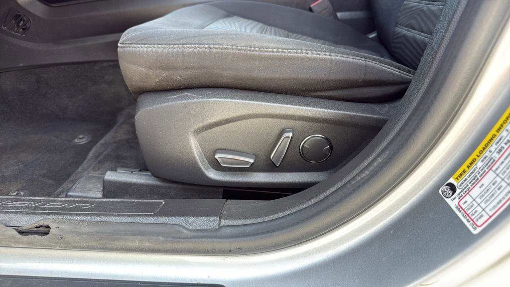 Used 2016 Ford Fusion SE FWD image 16