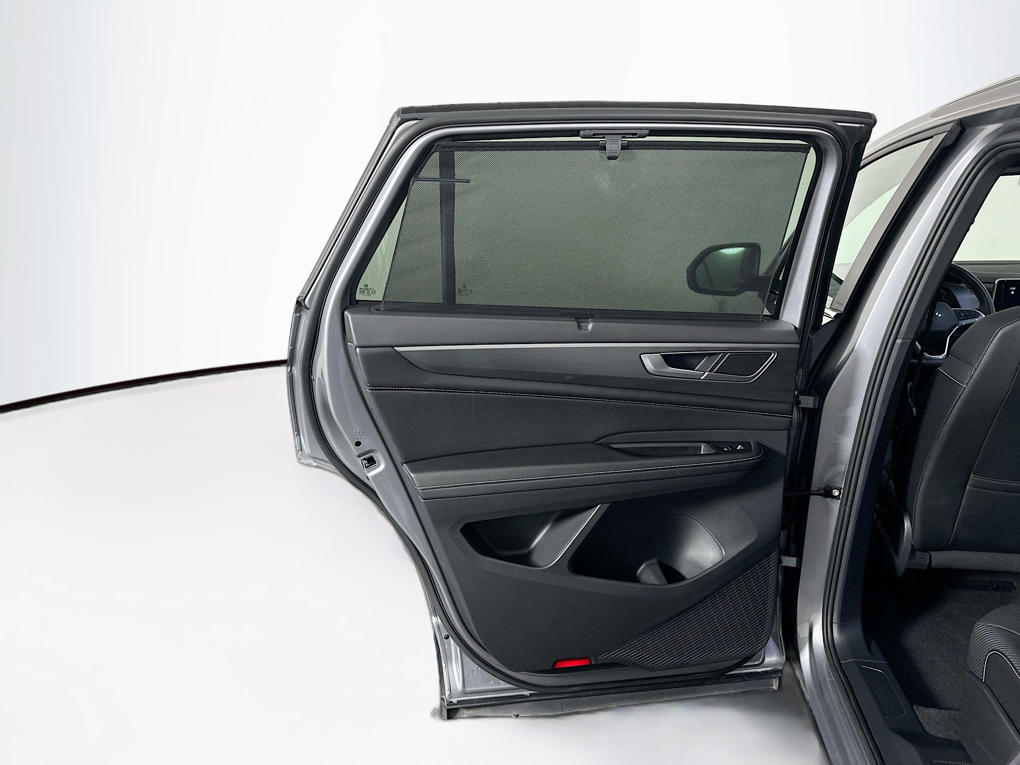 Used 2025 Volkswagen Atlas Cross Sport SE image 27