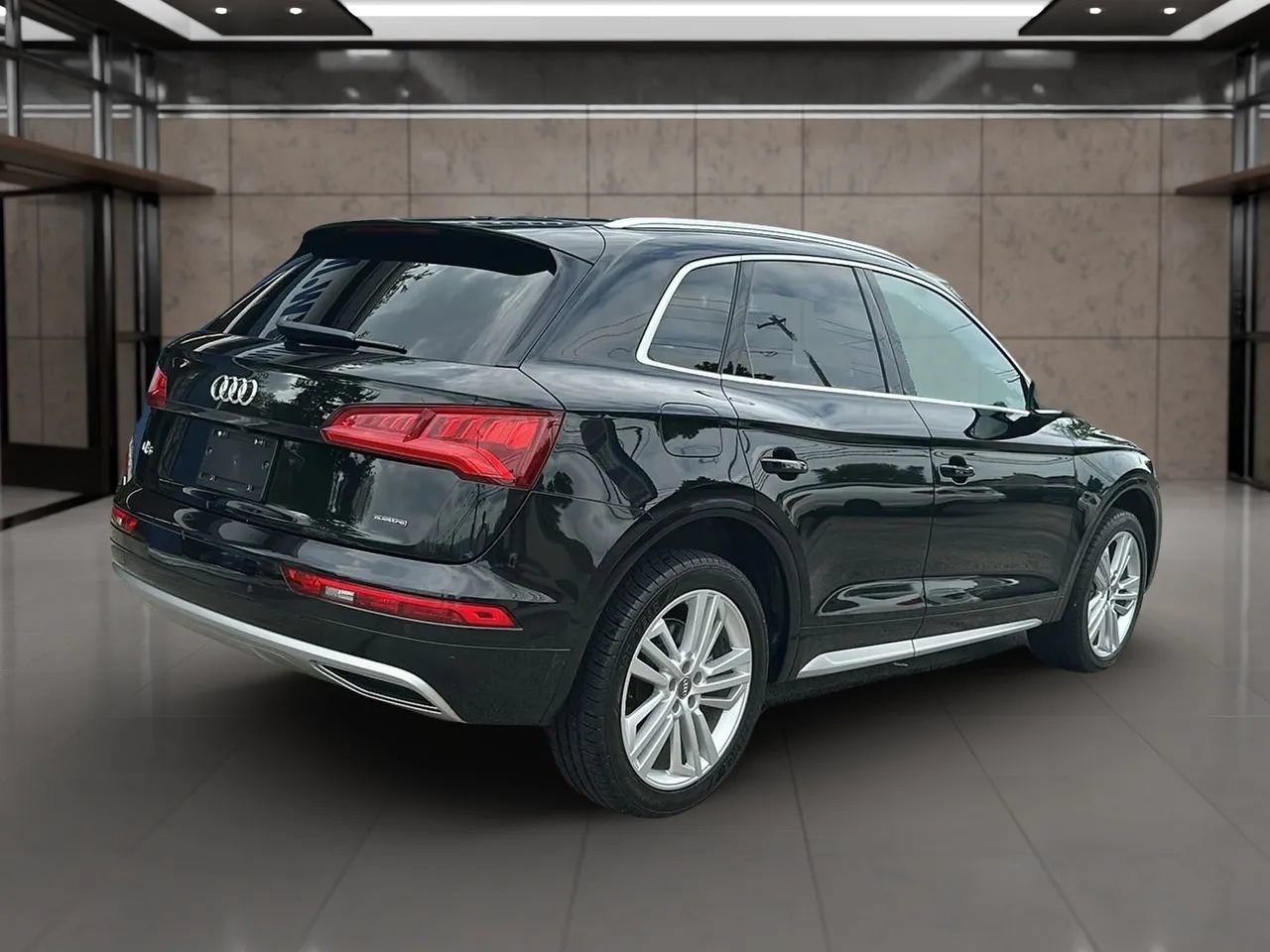 Used 2019 Audi Q5 2.0T Premium Plus w/ Premium Plus Package AWD/4WD image 5