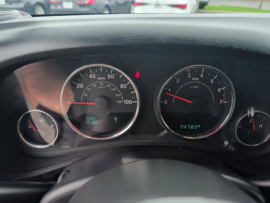 Used 2018 Jeep Wrangler Unlimited Sahara AWD/4WD image 21