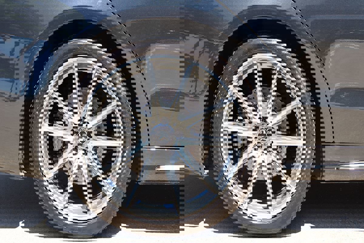 Used 2019 Mercedes-Benz S 560 Sedan w/ AMG Line Exterior image 17