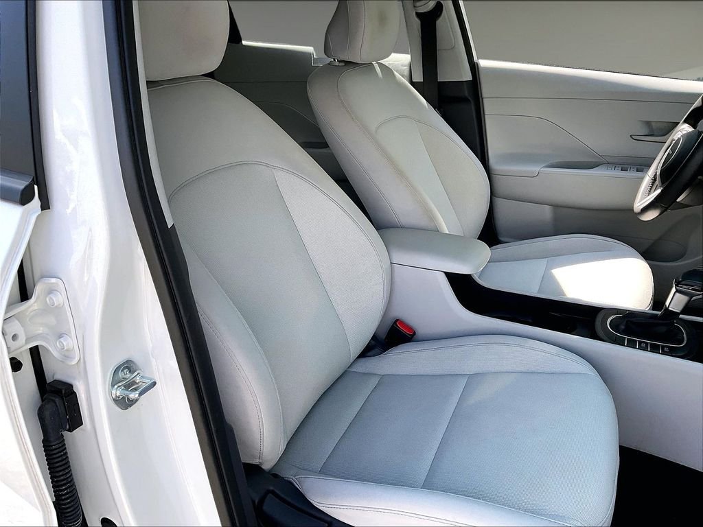 Used 2025 Hyundai Kona SEL AWD/4WD image 11
