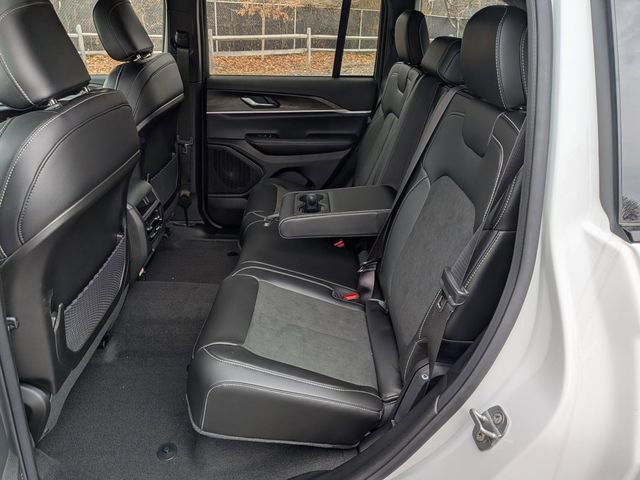 New 2026 Jeep Grand Cherokee Laredo image 13