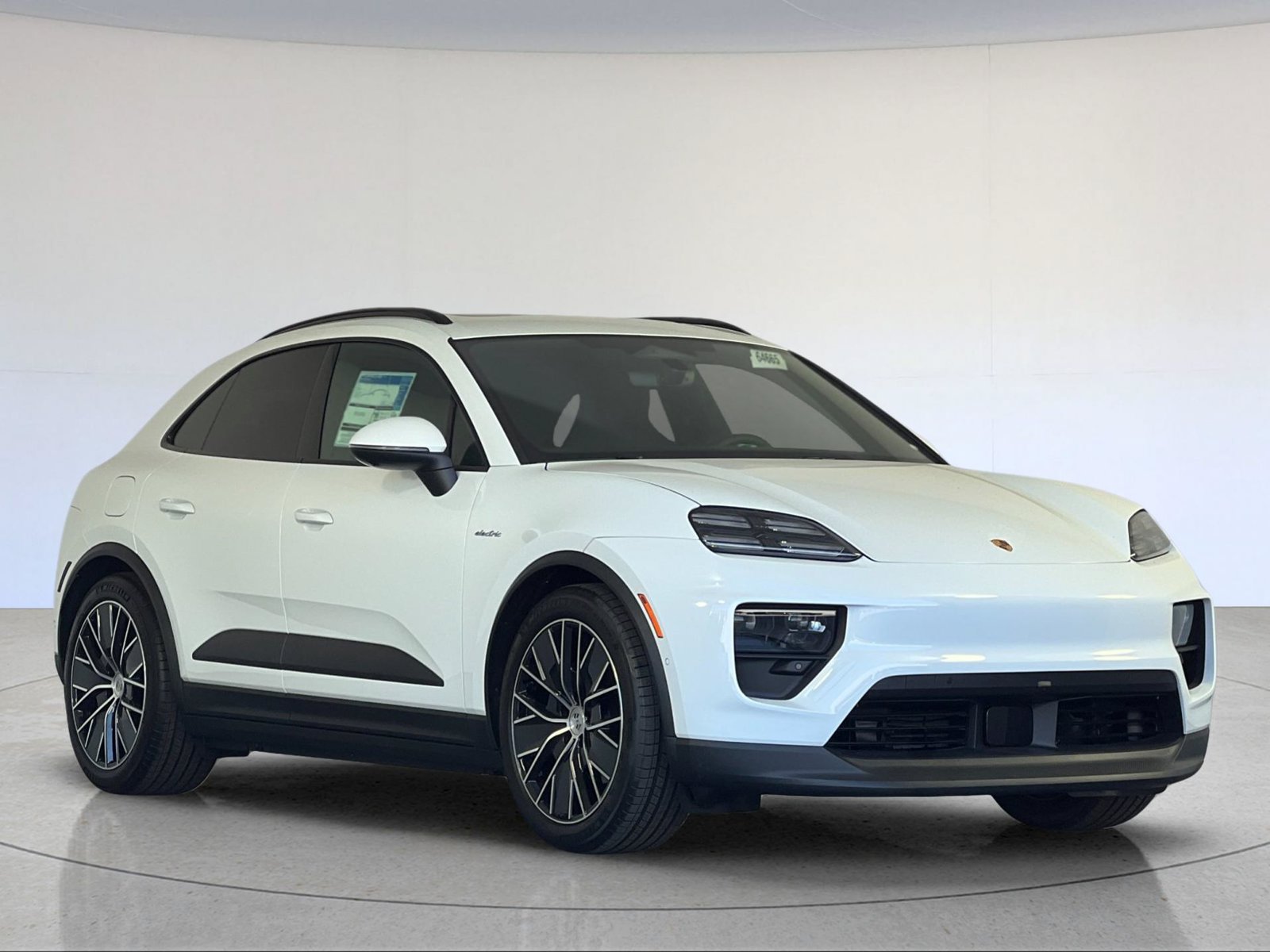 New 2026 Porsche Macan 4 Electric AWD/4WD image 10