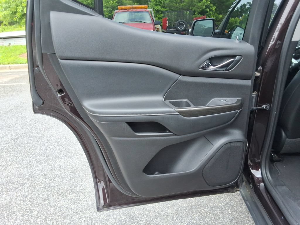 Certified 2020 GMC Acadia SLT FWD image 17