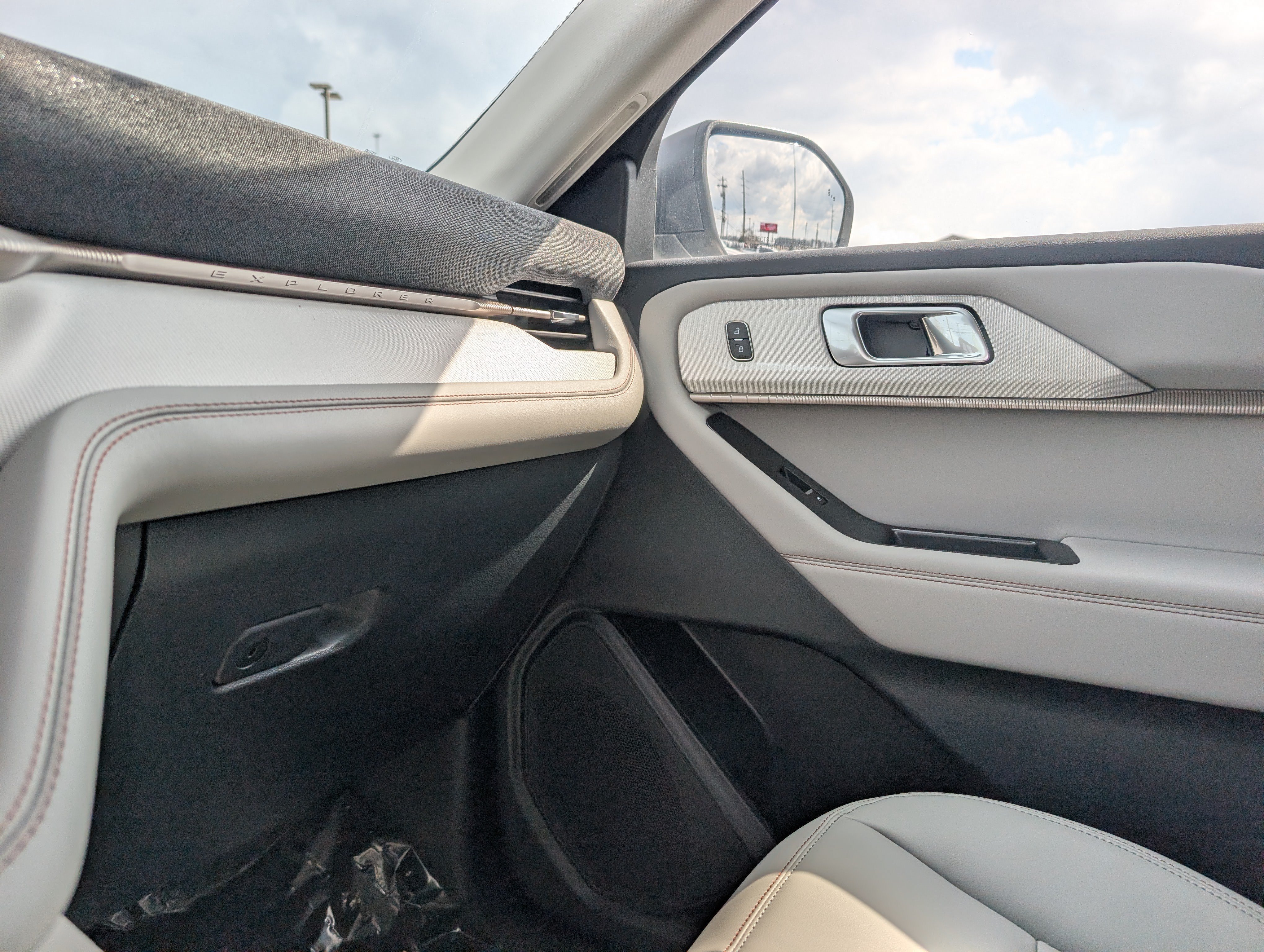 New 2026 Ford Explorer Active w/ Active Comfort Package AWD/4WD image 32