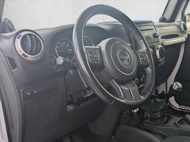 Used 2014 Jeep Wrangler Rubicon w/ Power Convenience Group AWD/4WD image 9