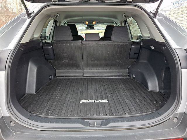 Certified 2021 Toyota RAV4 LE image 27